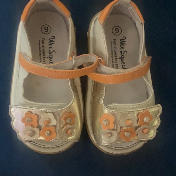 Wee squeak shoes - Picture 2 of 4